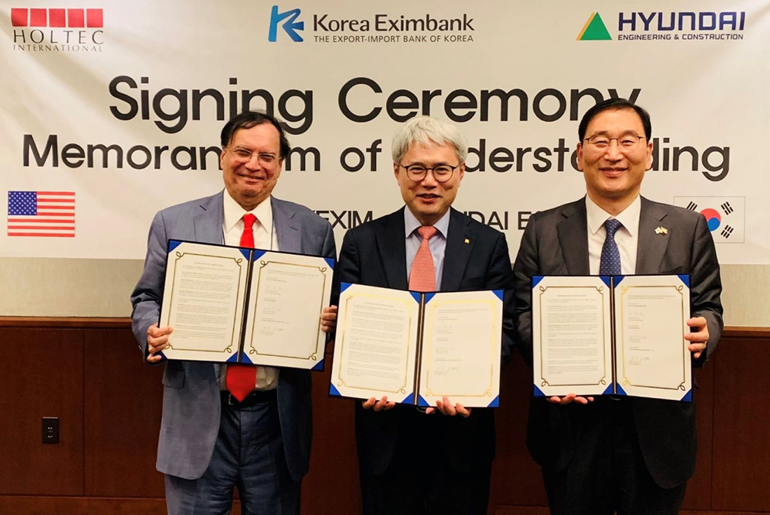 Hyundai E&C, Holtec, and KEXIM sign MOU for SMR support Hyundai E&C, Holtec, and KEXIM sign MOU for SMR support. (From Left) Holtec President and CEO Dr. Kris Singh; KEXIM President and Chairman Yoon Hee-sung; Hyundai E&C President Yoon Young-joon pose for a commemorative photo after the MOU signing ceremony in Washington, D.C., U.S., on April 25th.